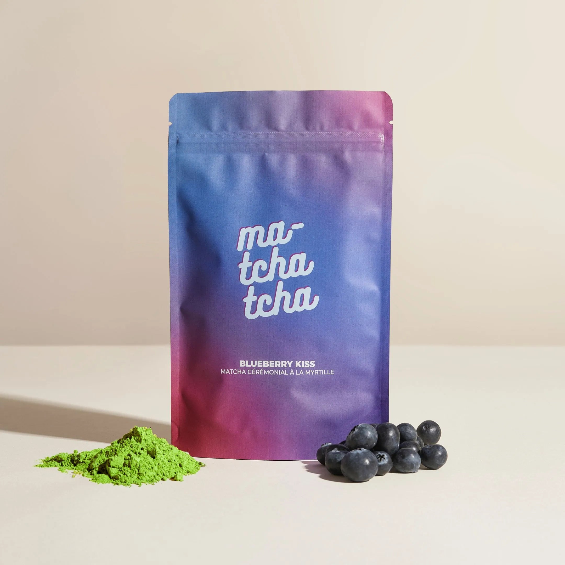 Le matcha myrtille avec la poudre