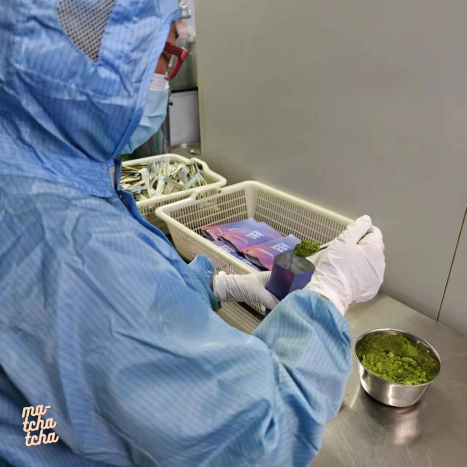 Packaging du matcha dans les laboratoires Ma-TchaTcha en Chine