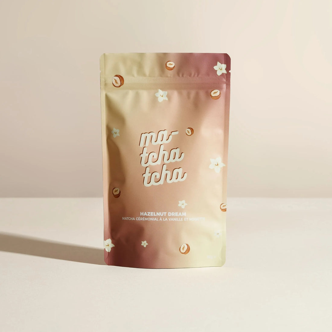 Le sachet de matcha aromatisé à la vanille et à la noisette